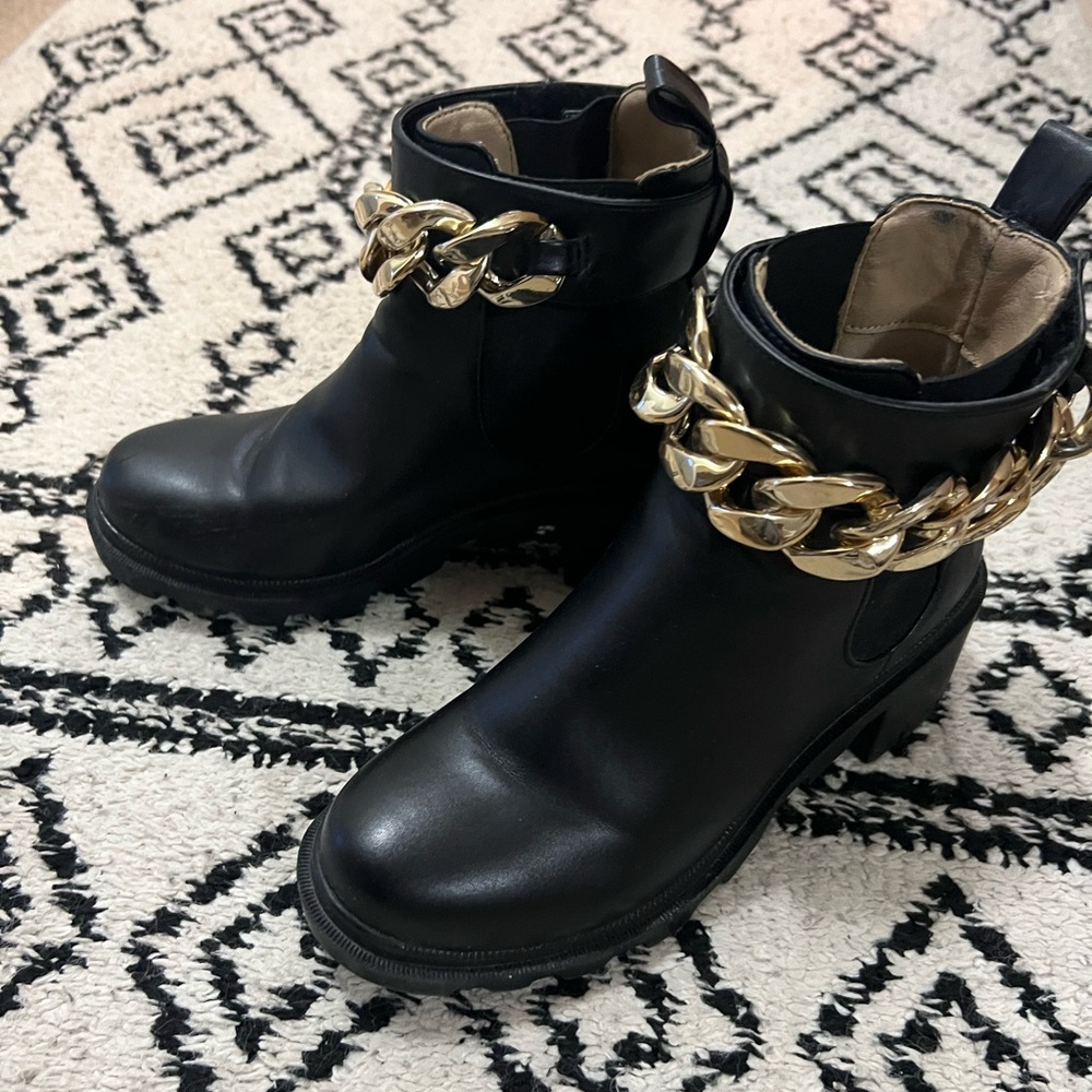 Steven madden chain boots
